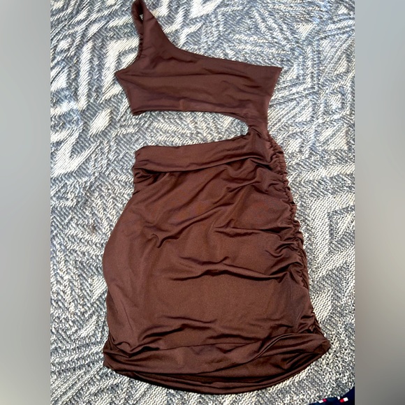Dresses & Skirts - Body con dress super stretchy brown